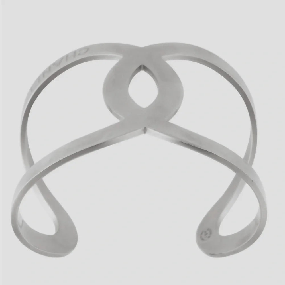 Chanel • Interlocking CC • Silver brushed Metal • open Cuff